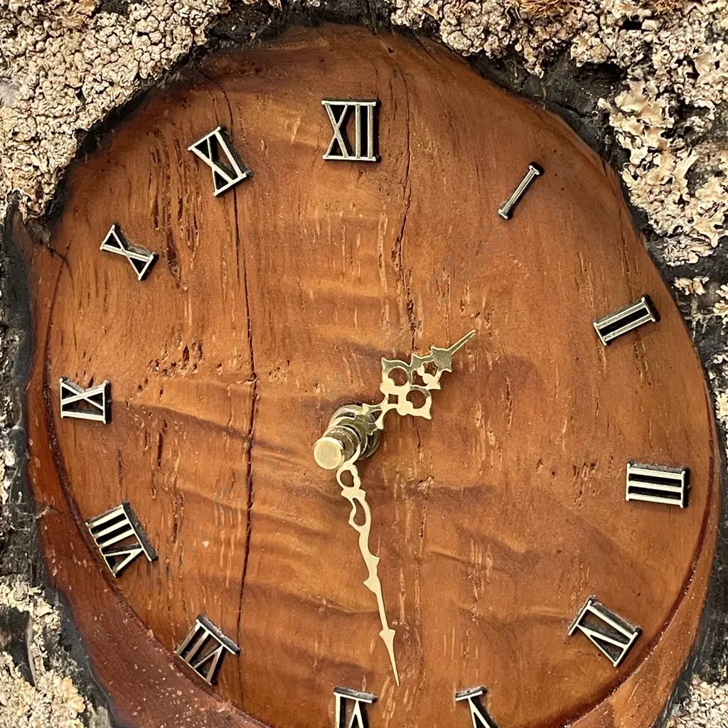 NZ Totara Ratanui Freestanding Mantle Clock. Working. H31cm W25cm Image 1++