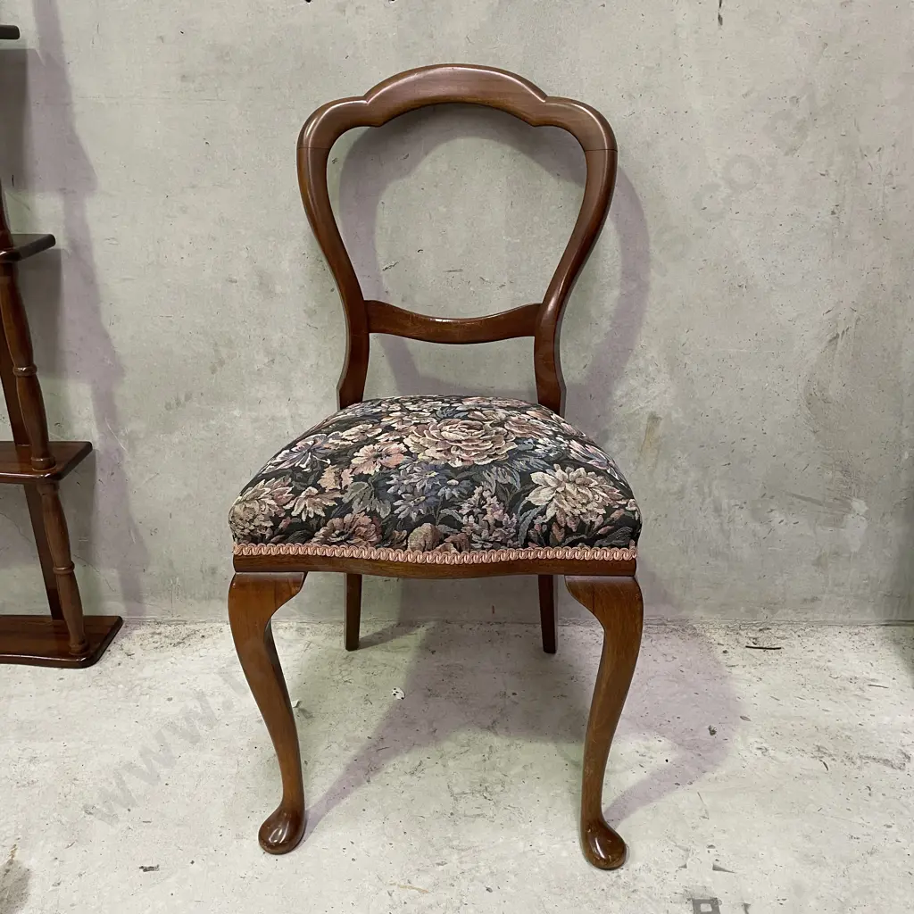 Antique Solid Mahogany 7 piece dining suite. Double pedestal base, rope edge. Brass Claw feet.  Image 1++