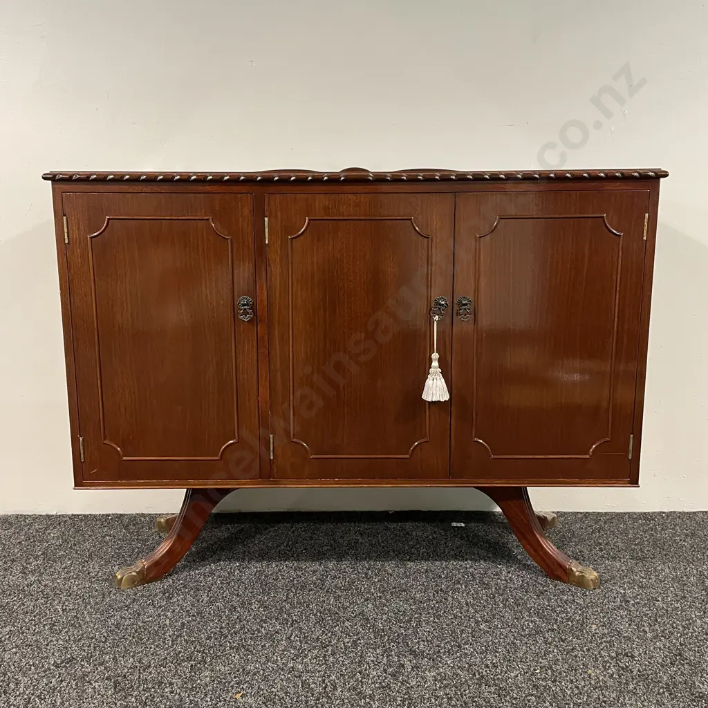 Vintage Solid Mahogany Sideboard. 3 door, rope edge, internal shelves. L120 H95 D47cm Image 1++