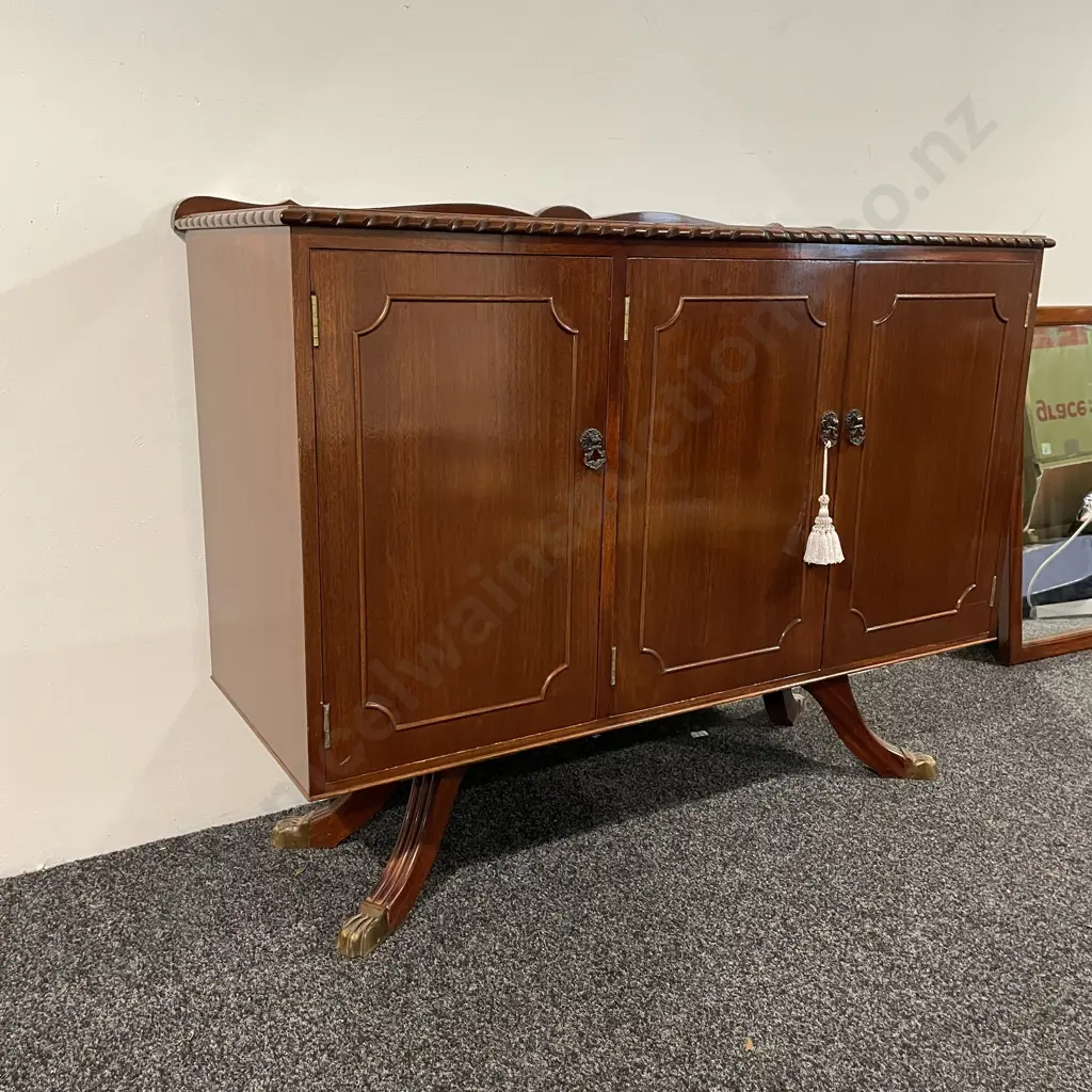 Vintage Solid Mahogany Sideboard. 3 door, rope edge, internal shelves. L120 H95 D47cm Image 1++