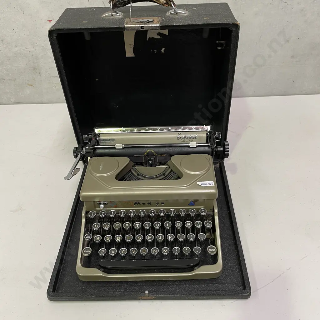 Vintage Old Antique Italian Everest Mod 90 Portable Typewriter Image 1++
