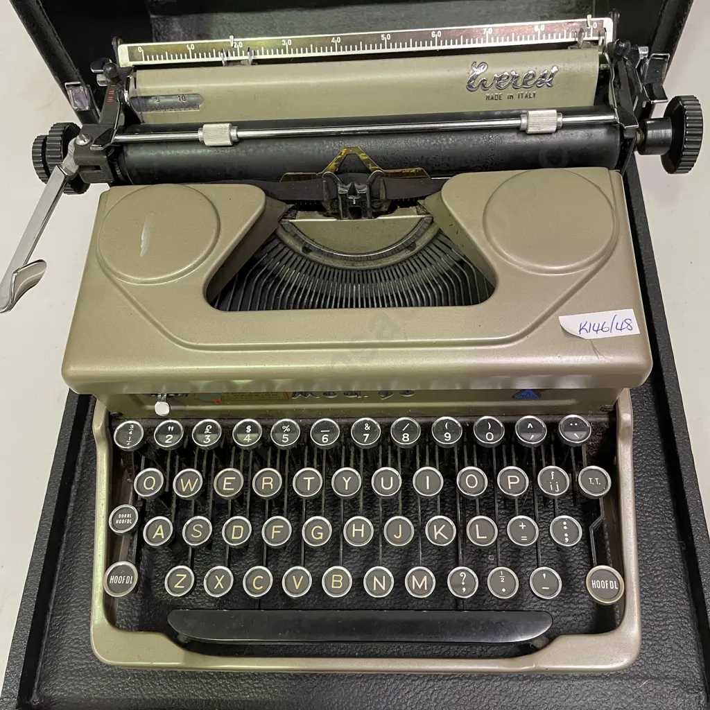 Vintage Old Antique Italian Everest Mod 90 Portable Typewriter Image 1++