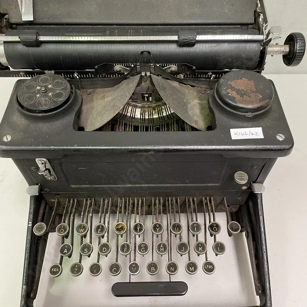 Antique Imperial Typewriter Image 1++