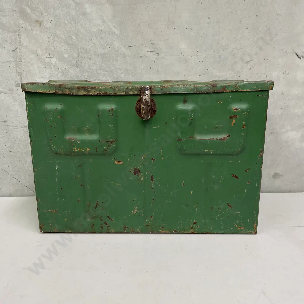 Large Vintage Ammo Box. Green. B166 1942 SF Image 1++