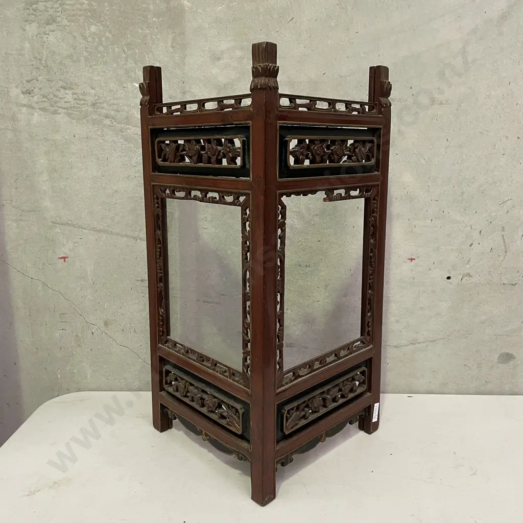 Small Dual Carved Wooden Corner Screen. H57cm (af) Image 1++