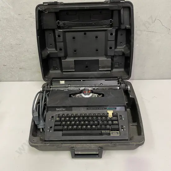 Vintage Brother Electric-5613 Correction Typewriter in Hard Cover Case