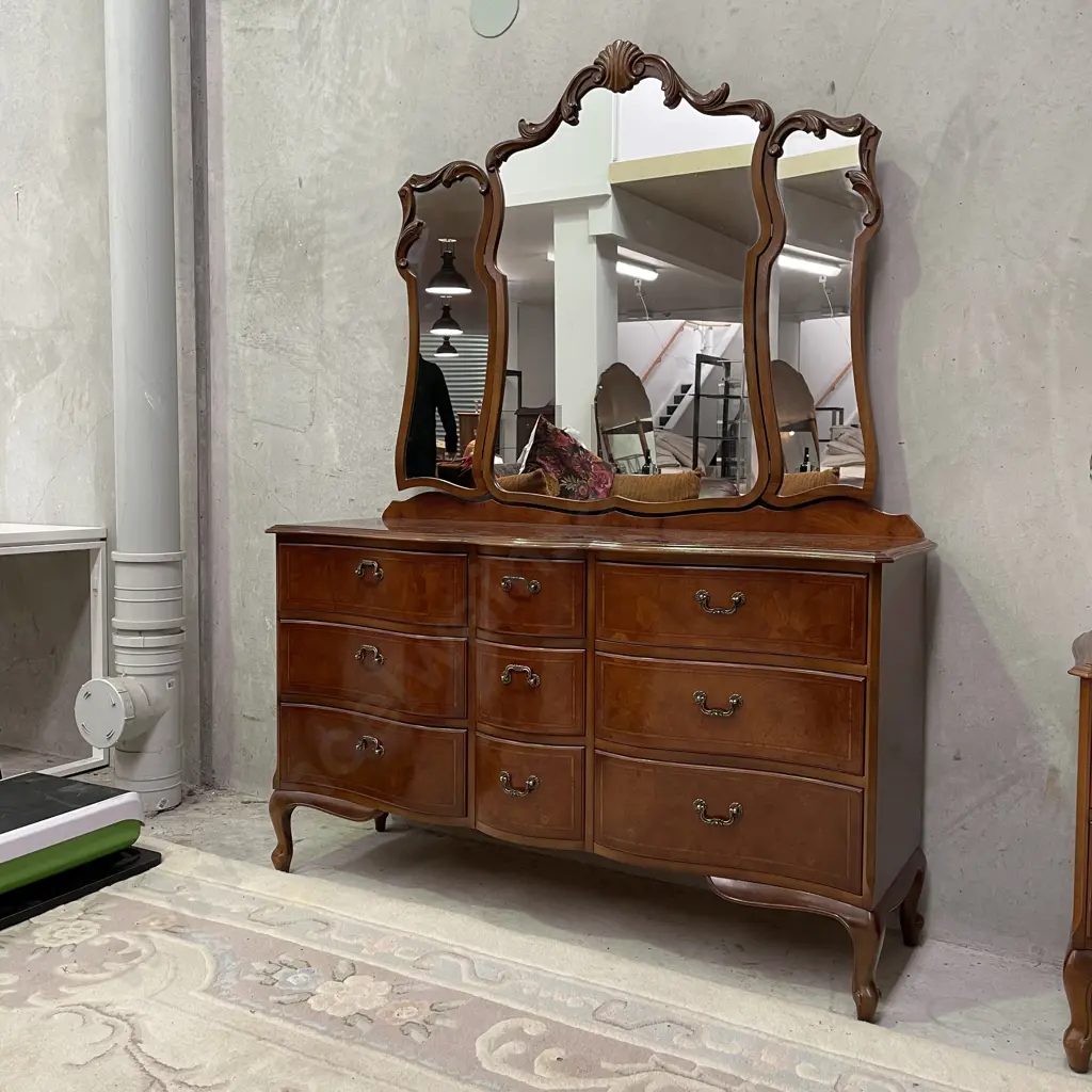 Stunning Antique Reproduction Burr Walnut 9 Drawer Dressing Table with Pivoting tri mirror. Image 1++