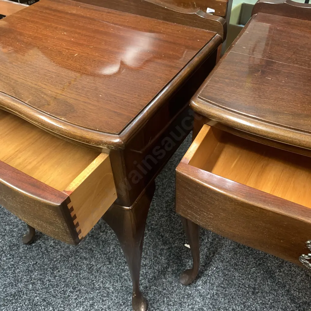 Vintage Solid Mahogany Pair of Bedside Tables. Single Drawer. Queen Anne. Image 1++