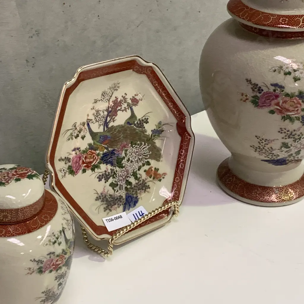 Satsuma Large lidded urn with Ginger jar and plate Image 1++