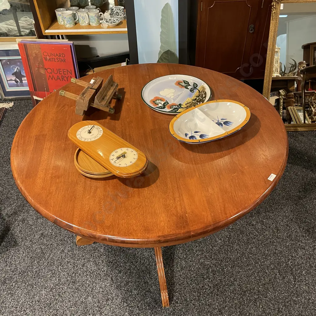 Solid Wood Round Dining Table. Beehive central panel with quad base. Dia 105cm Image 1++