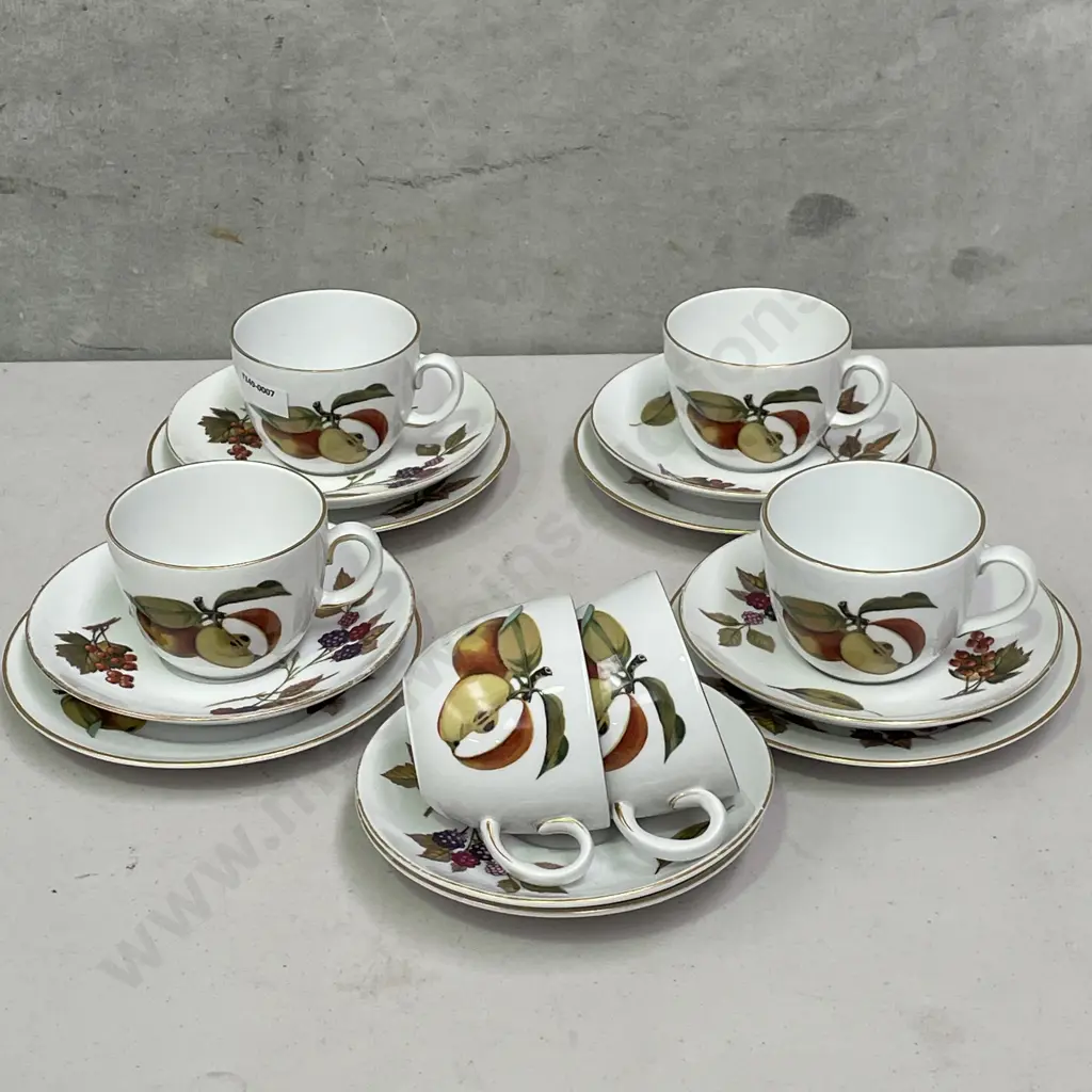 Set of 4 Royal Worcester Evesham trios with 2 x saucer/plate sets Image 1++
