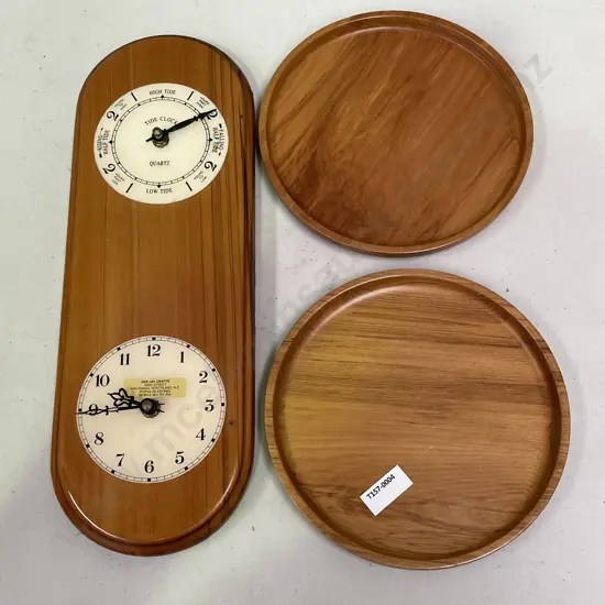 NZ Woodenware. DeeJay Crafts Rimu Quartz Clock/Tide Clock with two Rimu lipped plates. D19cm