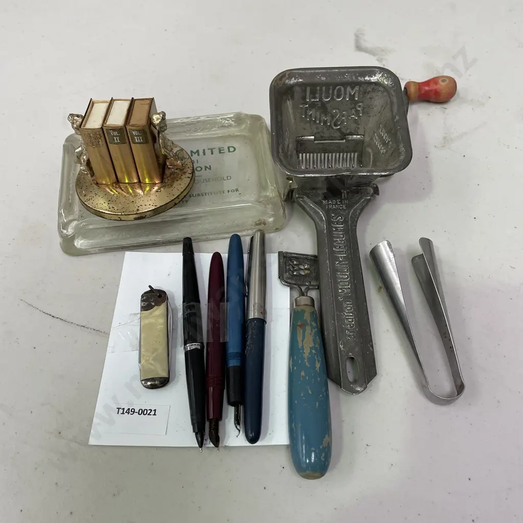 Assorted Vintage Collectables Image 1++