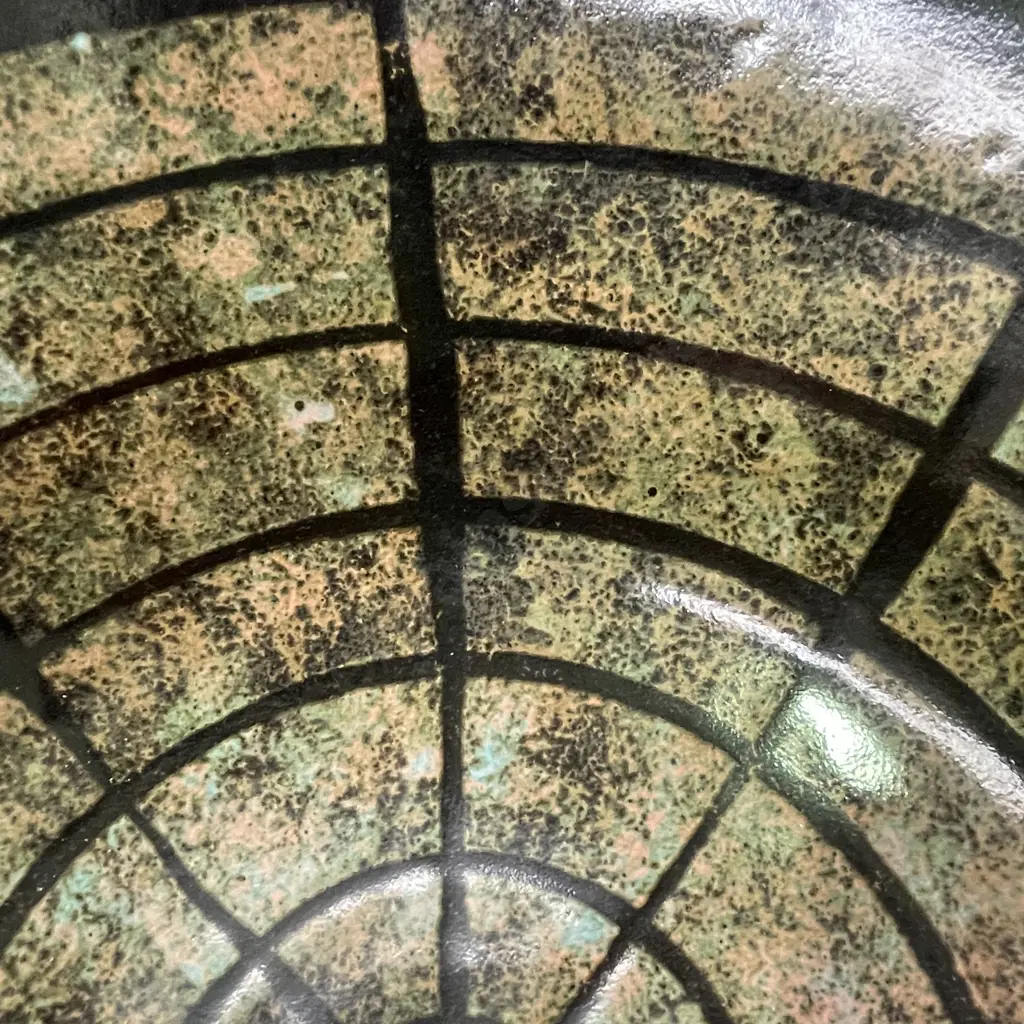 Large New Zealand Pottery Bowl Signed Barry Doyle (on rim base). Mottled web pattern. Dia34cm H12.5cm Image 1++