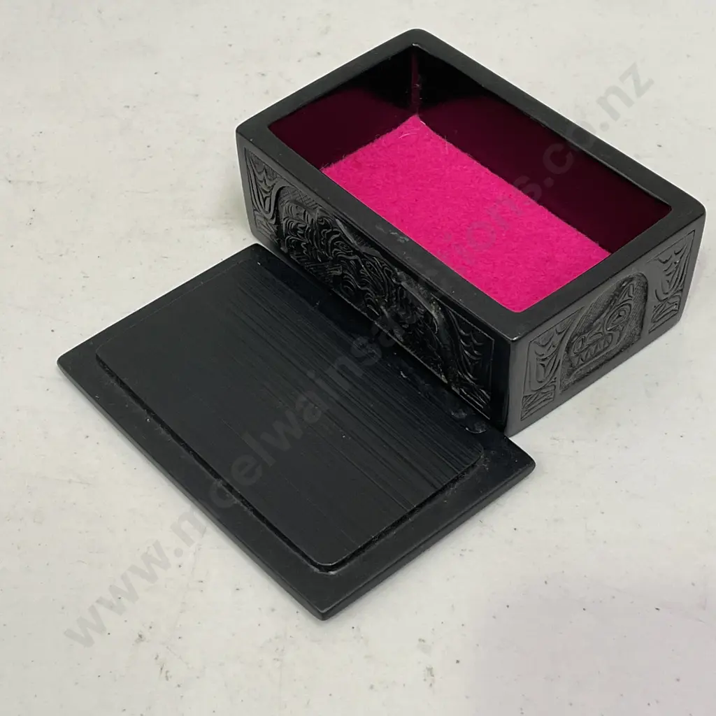 Heavy Carved Black Lacquered Box with Paua detail. 13 x 8.5cm H5.5 Image 1++