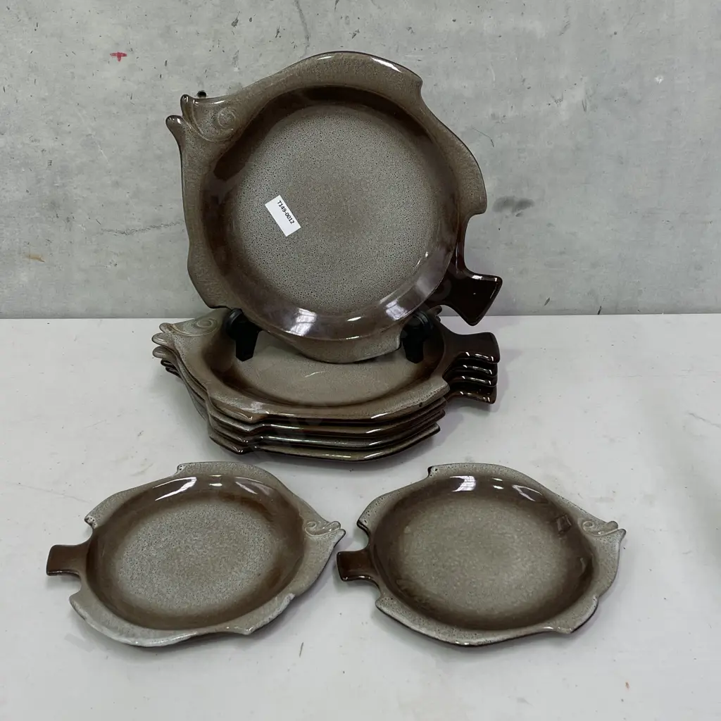 Assorted Temuka Fish Plates Image 1++
