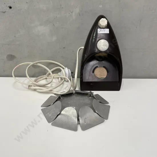 Vintage C.P. Plastics Delux Putt-A-Matic with Vintage President Putter