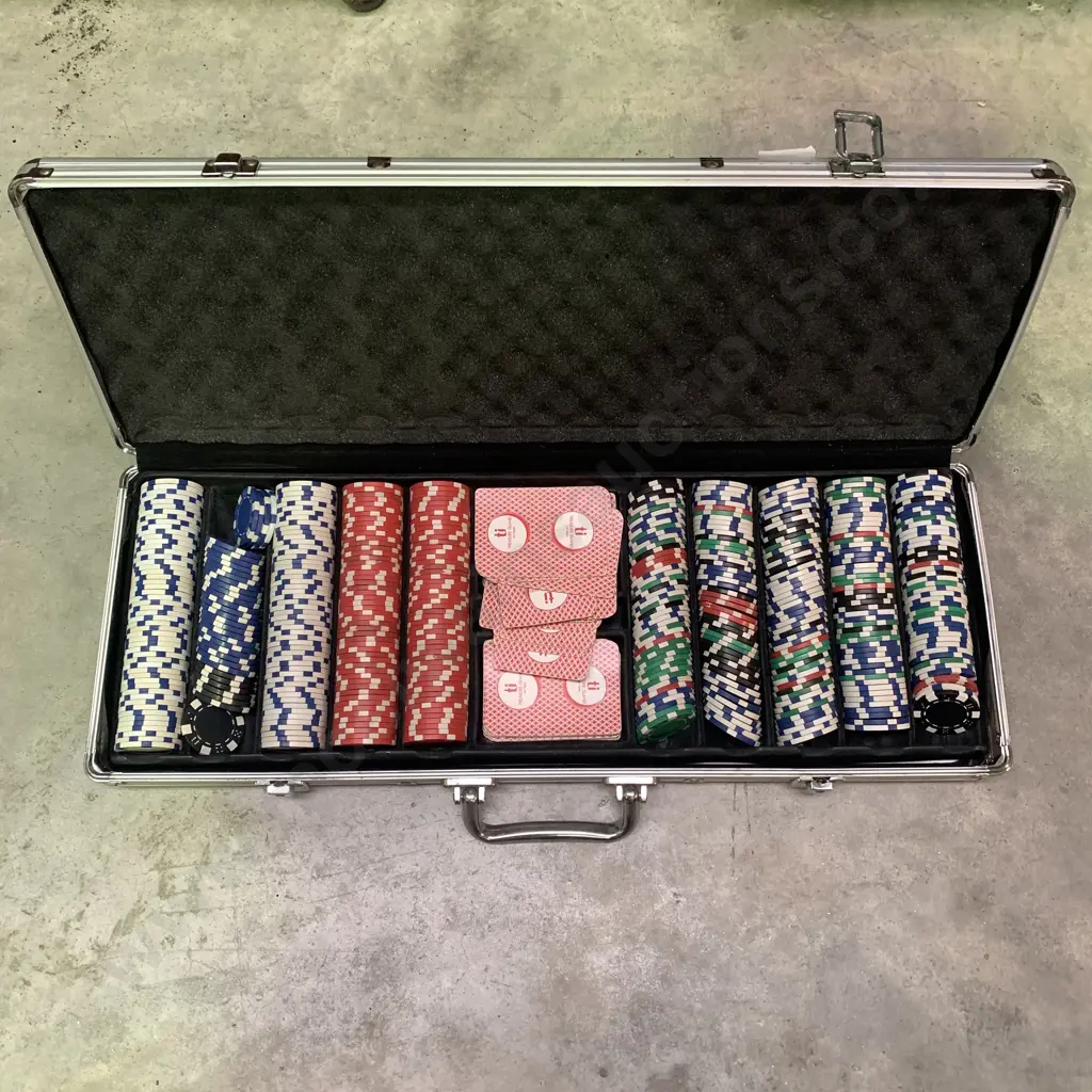 Large Chrome Cased Poker Set Image 1++