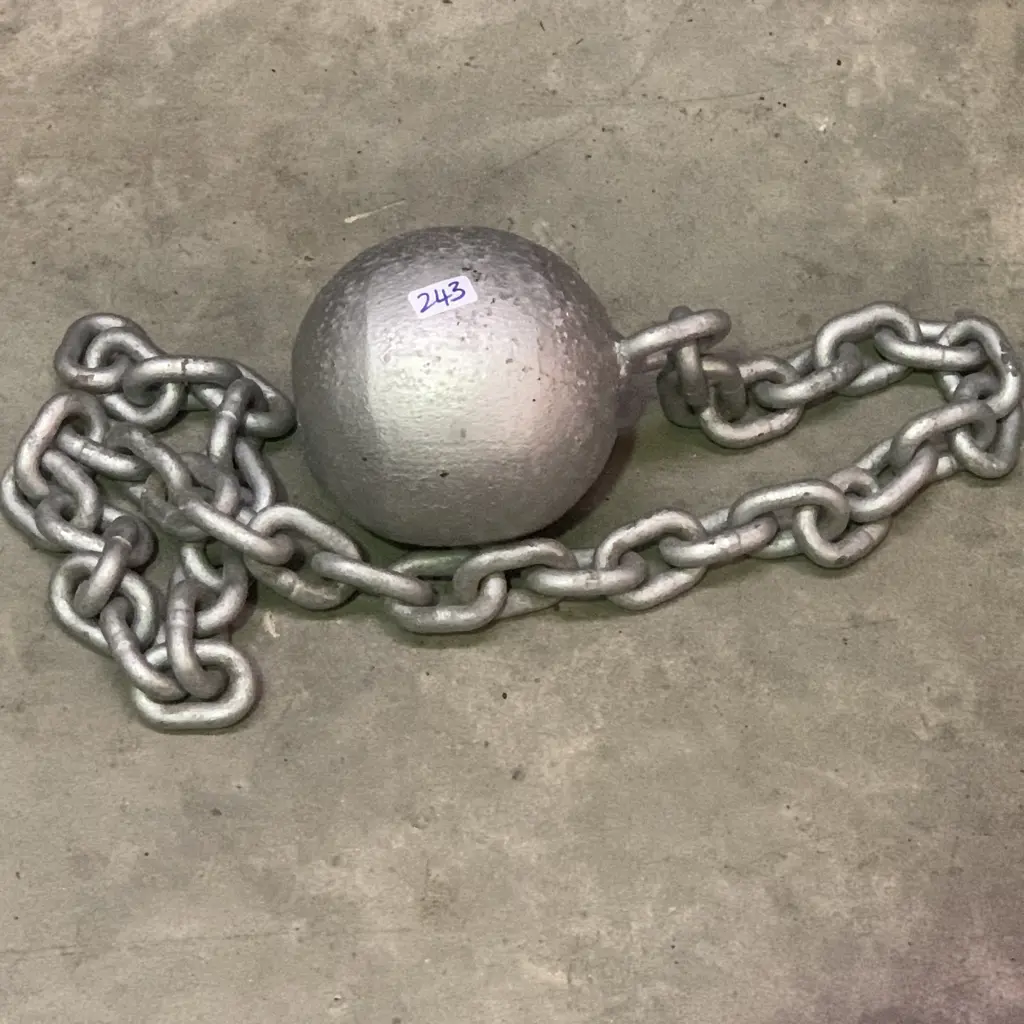 Heavy Duty Ball and Chain Image 1++