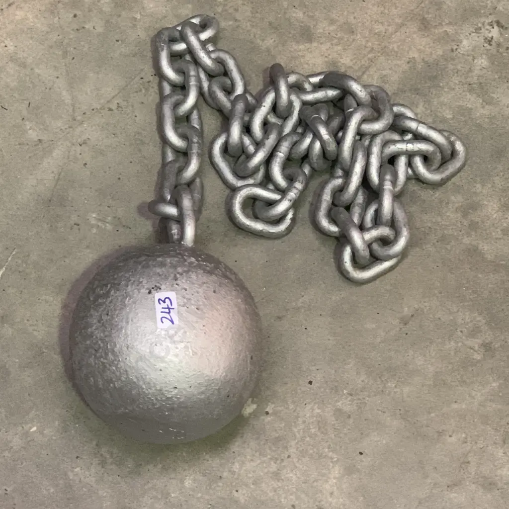 Heavy Duty Ball and Chain Image 1++