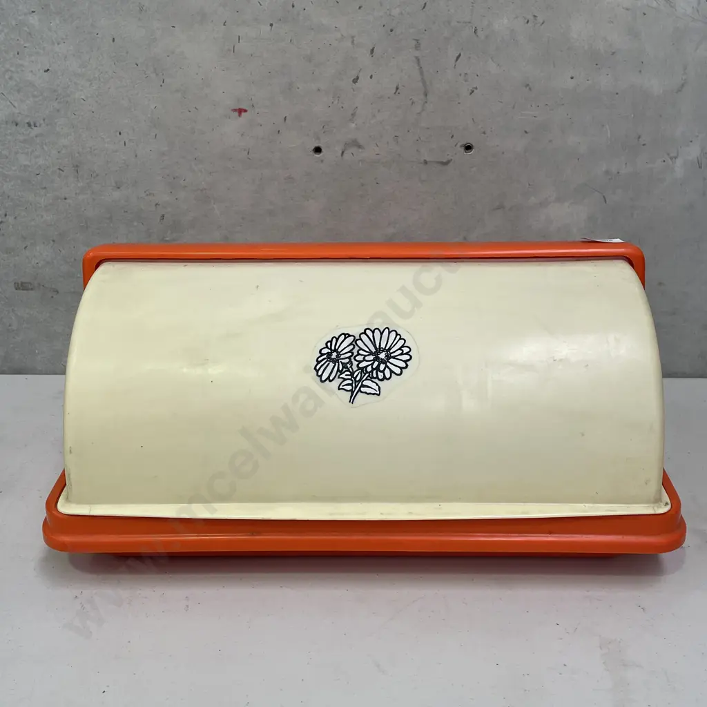 Vintage Retro Bread Bin Image 1++