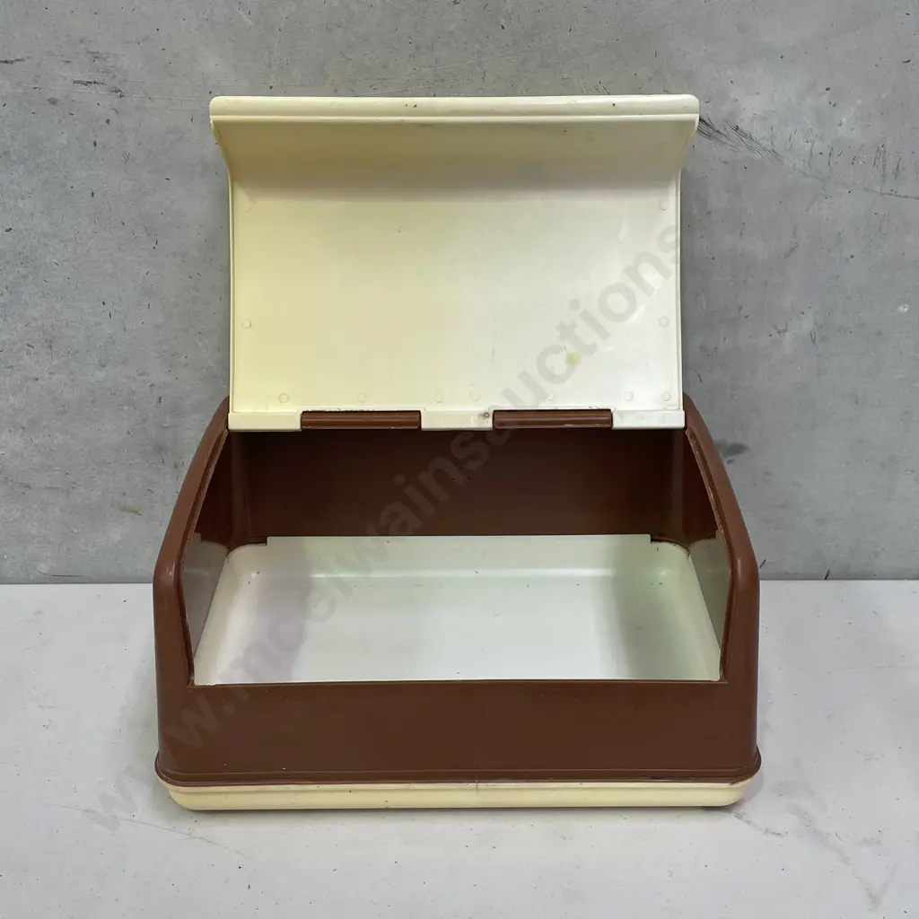 Vintage Retro Bread Bin Image 1++