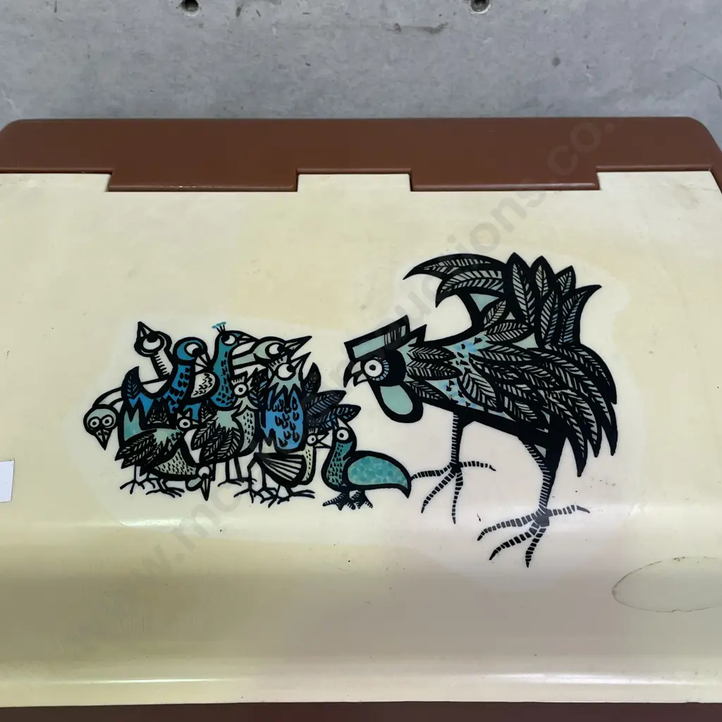 Vintage Retro Bread Bin Image 1++