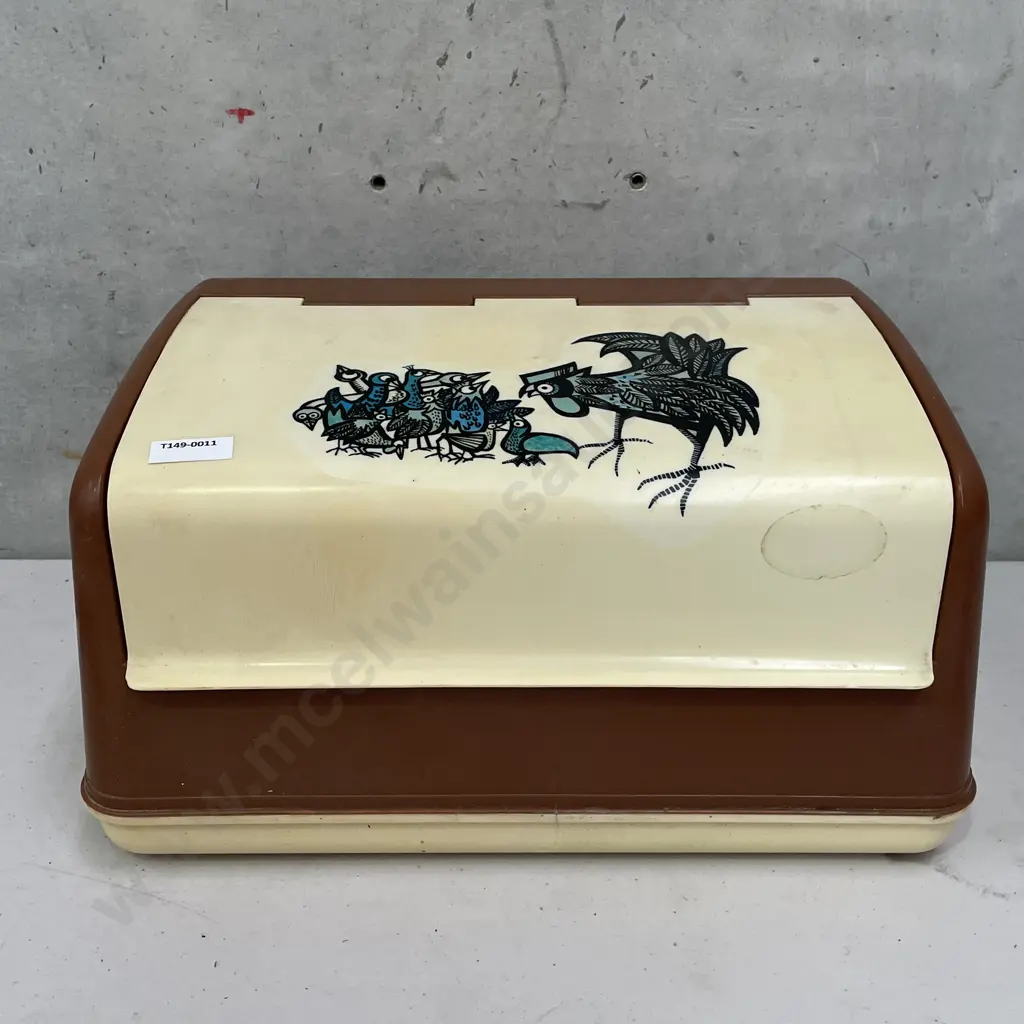 Vintage Retro Bread Bin Image 1++