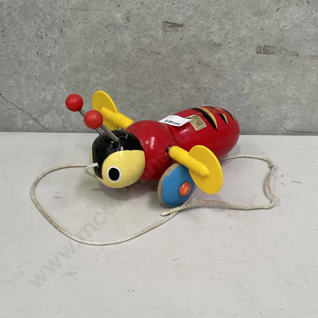 Vintage Kiwiana Wooden Pull-a-long Buzzy Bee Image 1++