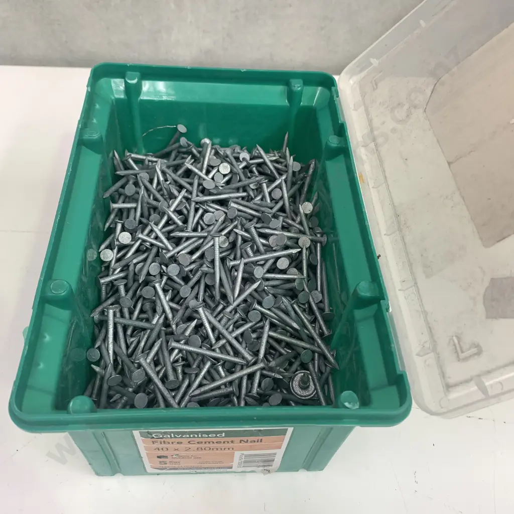 Container of 5kg Galvanised Fibre Cement Nails 40 x 2.80mm Image 1++