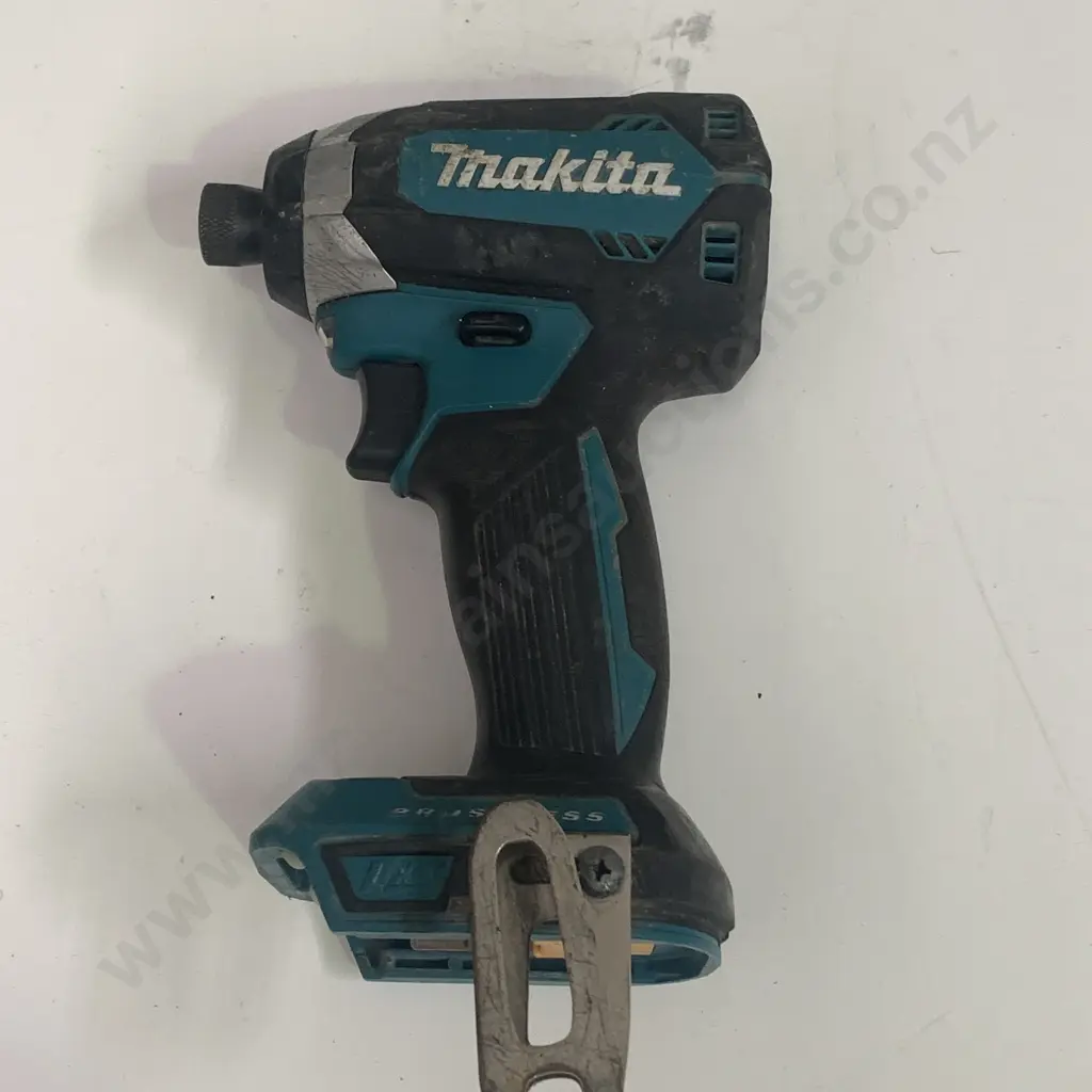 Makita DTD153 18v 170Nm Brushless Impact Driver Skin Only Image 1++