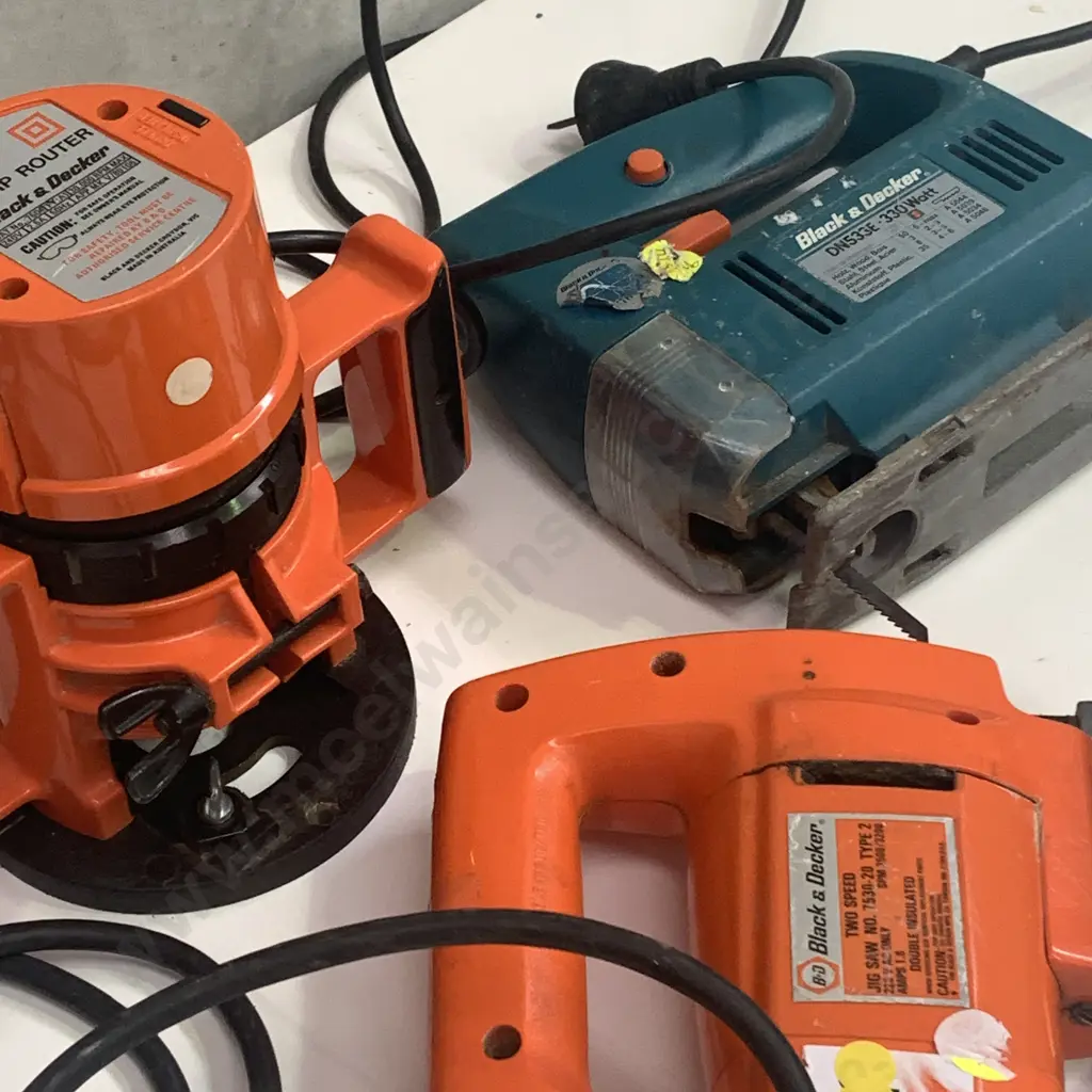 Corded Black and Decker Tools x 3 - DN533E Jigsaw, 3/4 HP Router and 2 Speed Jigsaw Image 1++