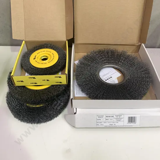 5 x Dixbro Grinder Brushes, W150 x 19mm x Multi 28G one of, S250 x 13mm x 83mm 28G two of plus 1 other