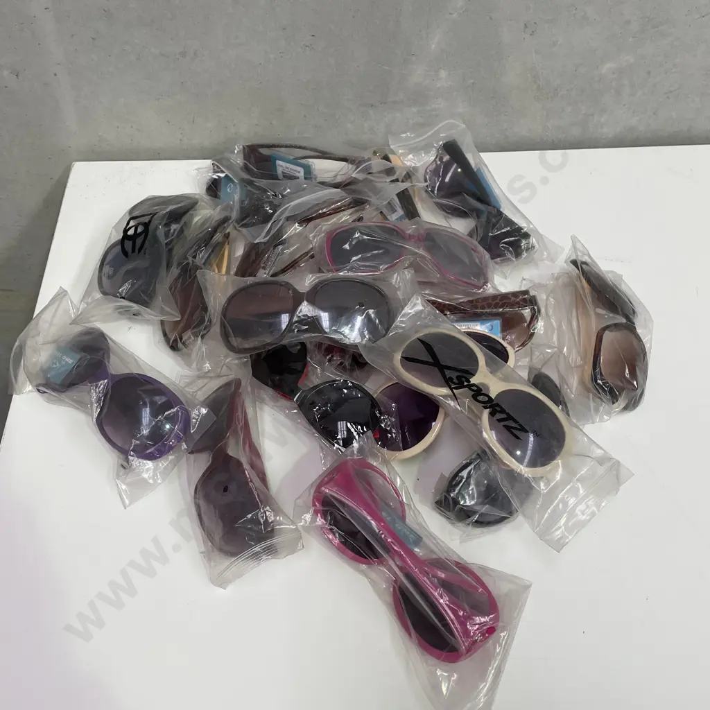 Assorted As New Sunglasses Image 1++