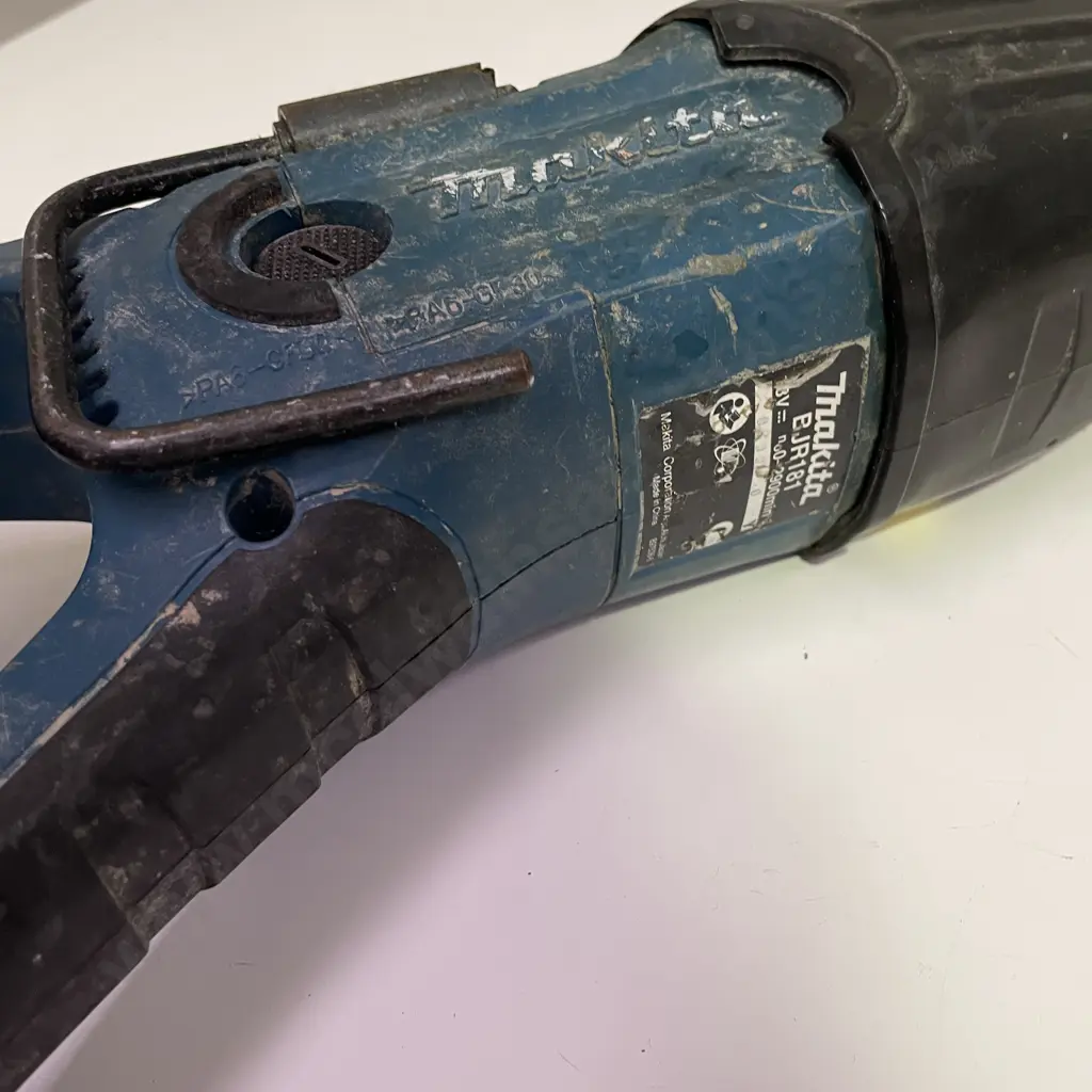 Cordless Makita Reciprocating Saw. Model BJR181 Tool Only Image 1++