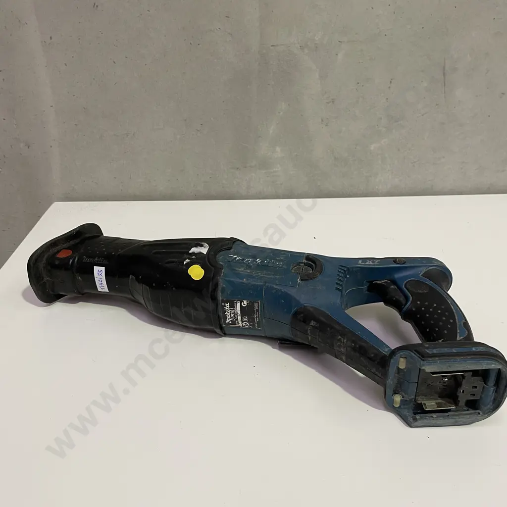 Cordless Makita Reciprocating Saw. Model BJR181 Tool Only Image 1++