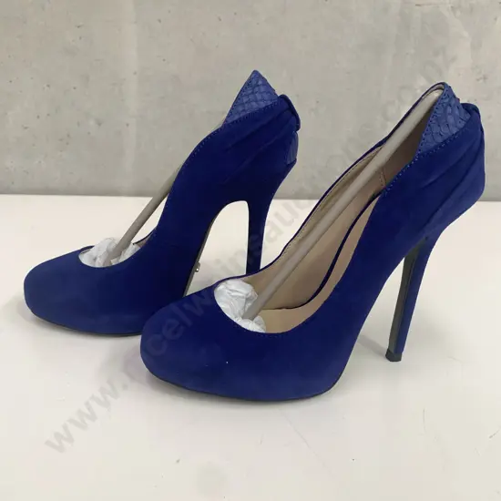 Ladies Tony Blanco Blue Suede Heels, Size 5 1/2