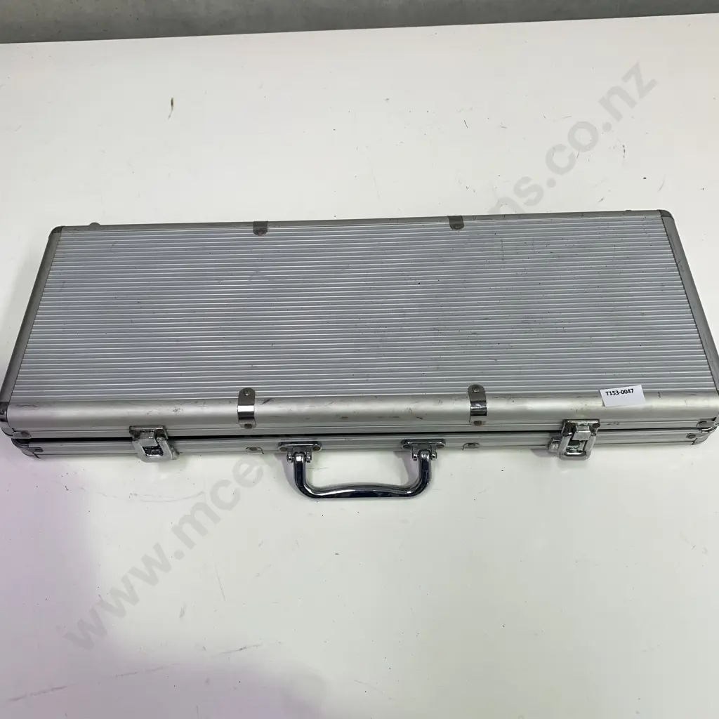 Large Chrome Cased Poker Set Image 1++