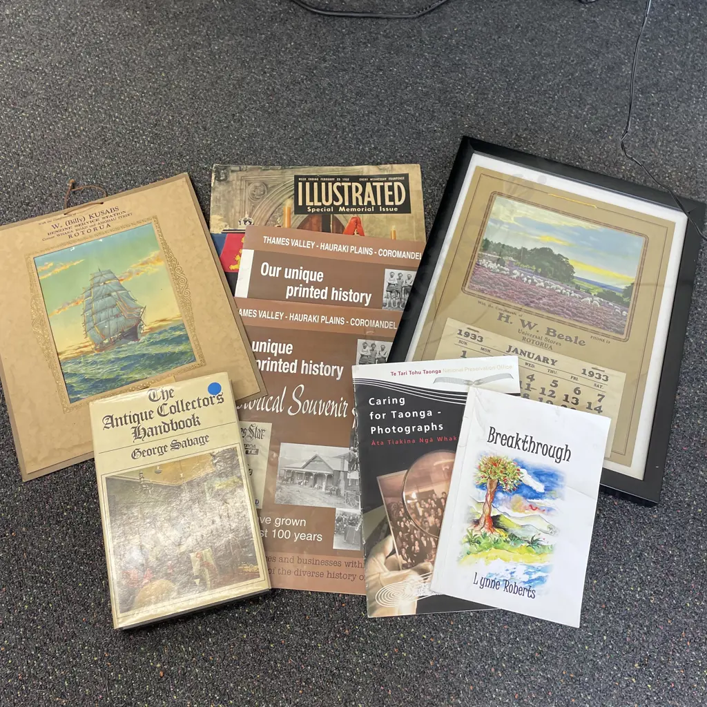 Assortment of Vintage Manuals Books Pamplets etc Image 1++
