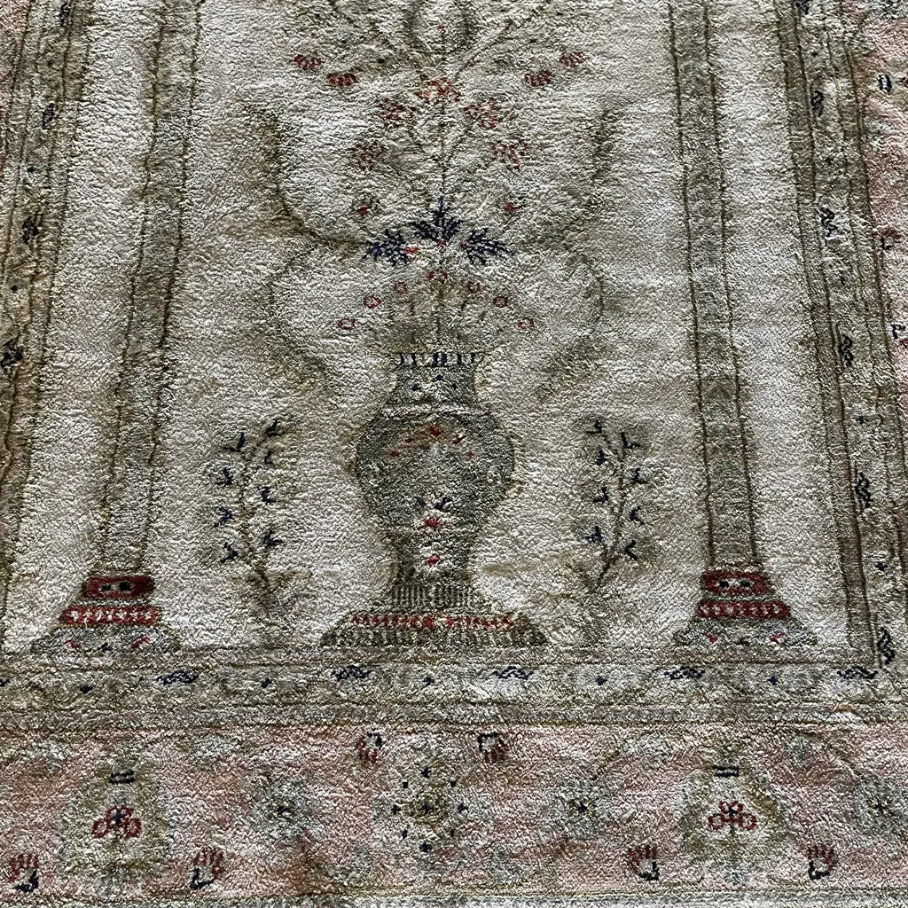 Stunning Hand Knotted Floor Rug. 160 x 92cm Image 1++