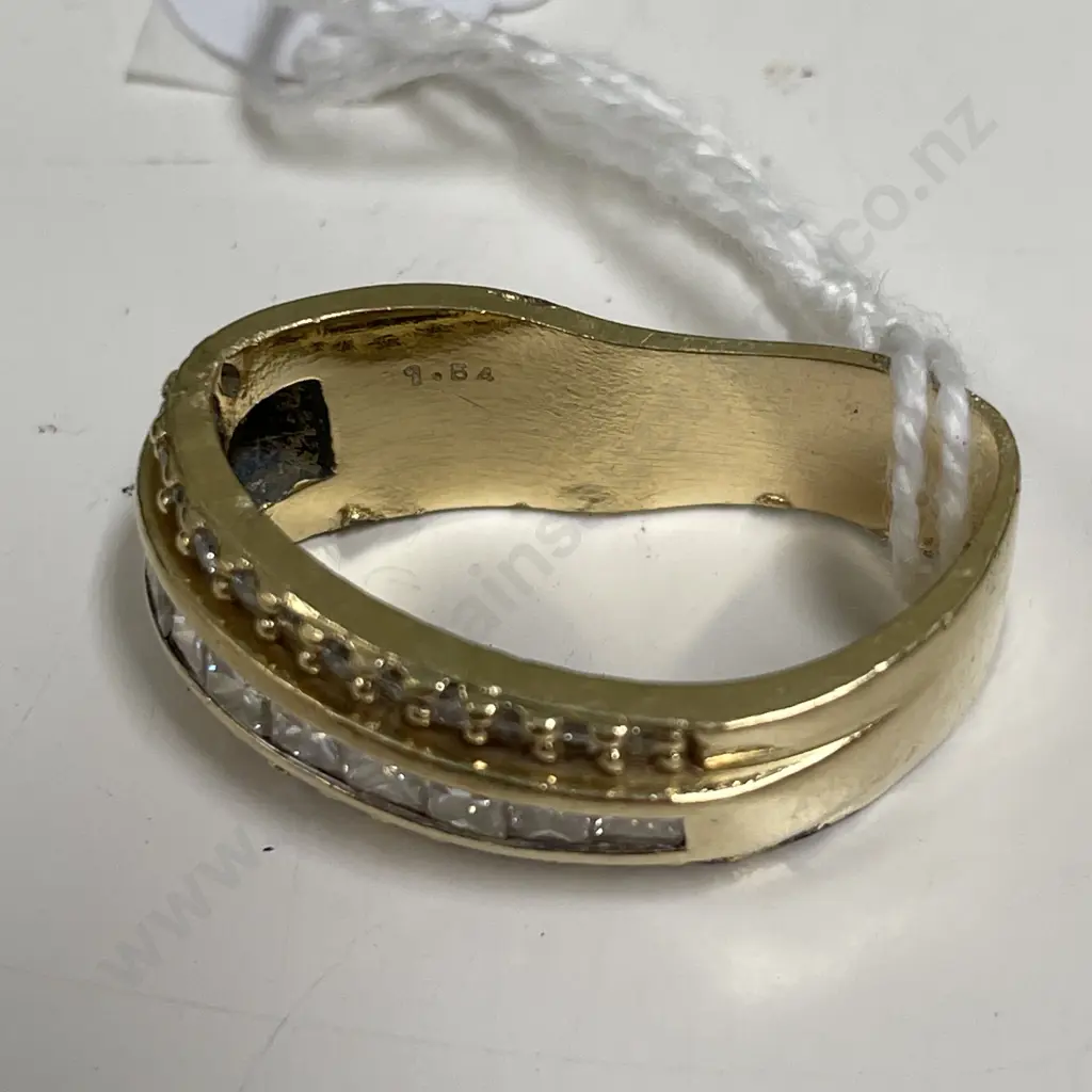 14K and Diamond Ring?. Hard to read hallmarks due to damage. 12.4grams Image 1++