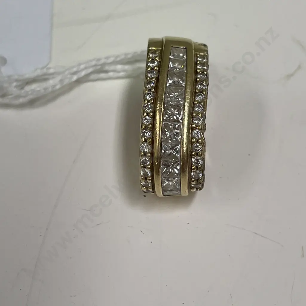 14K and Diamond Ring?. Hard to read hallmarks due to damage. 12.4grams Image 1++