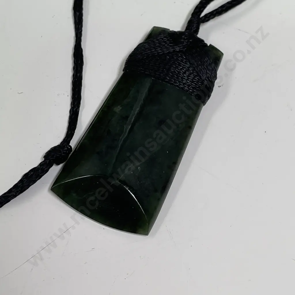Green Stone Pendant L4.5cm on rope necklace Image 1++