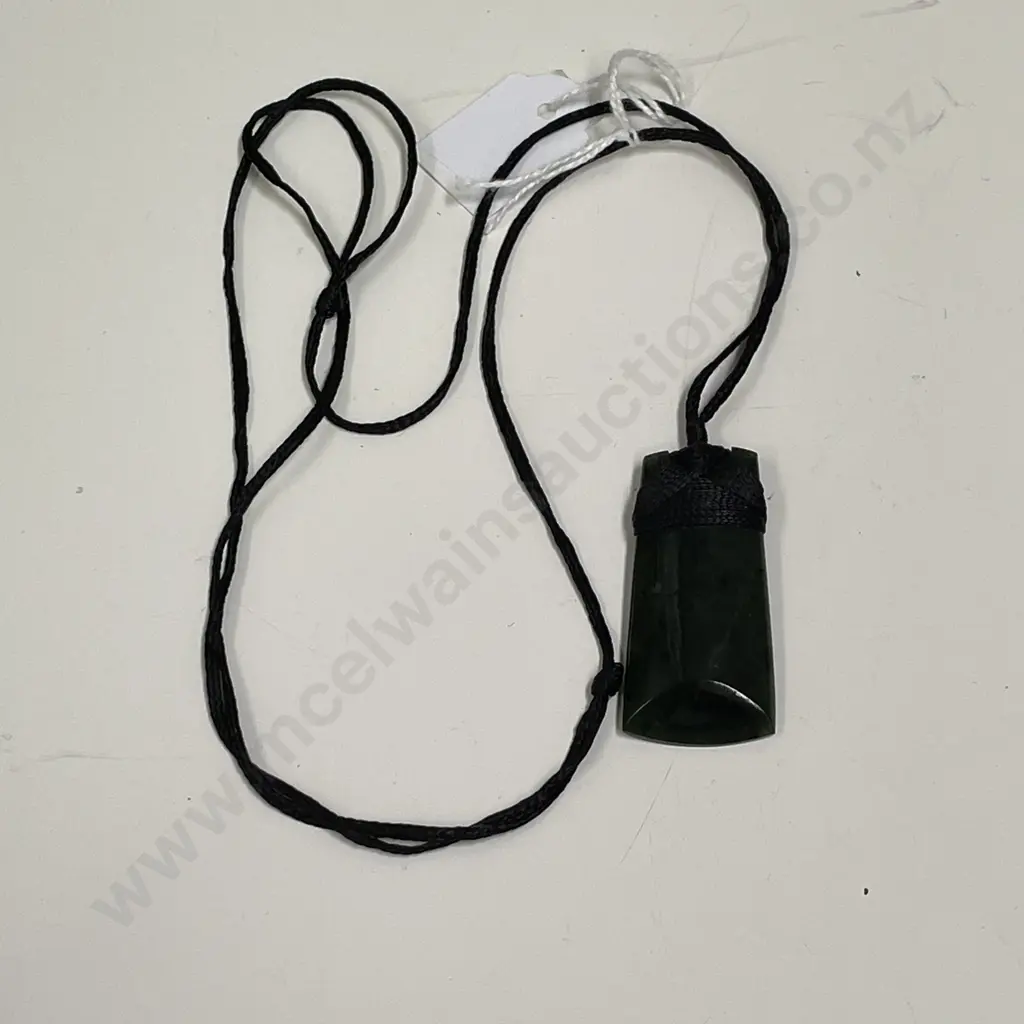 Green Stone Pendant L4.5cm on rope necklace Image 1++