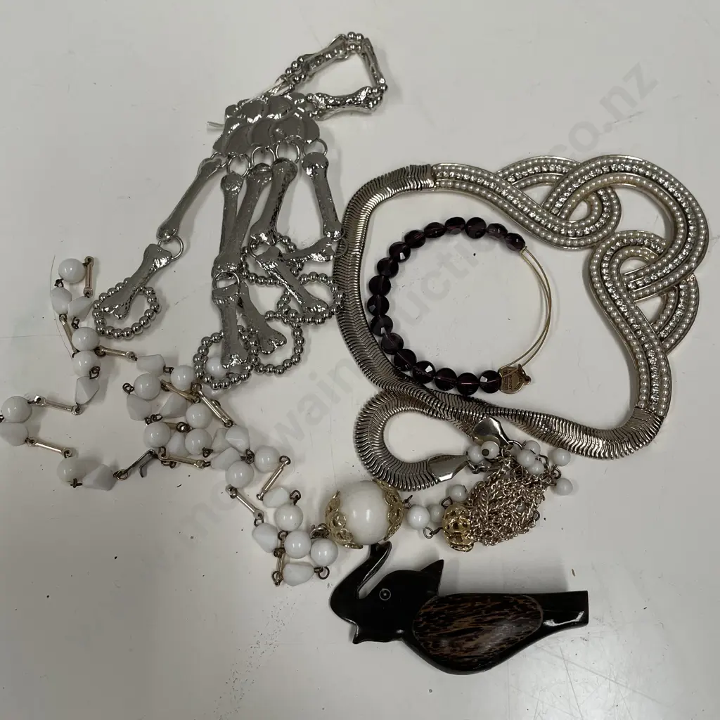 Assorted Costume Jewellery Image 1++