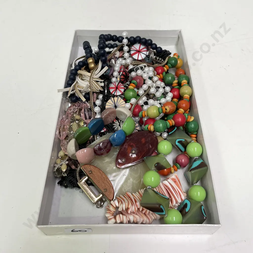 Selection of Costume Jewellery Image 1++