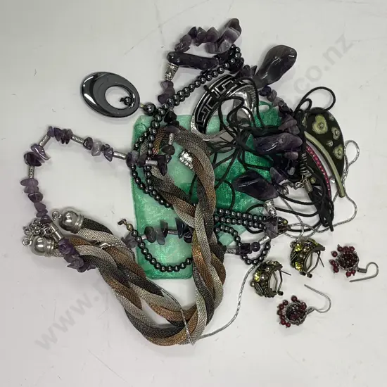 Assorted Necklaces, Pendants and vintage earrings