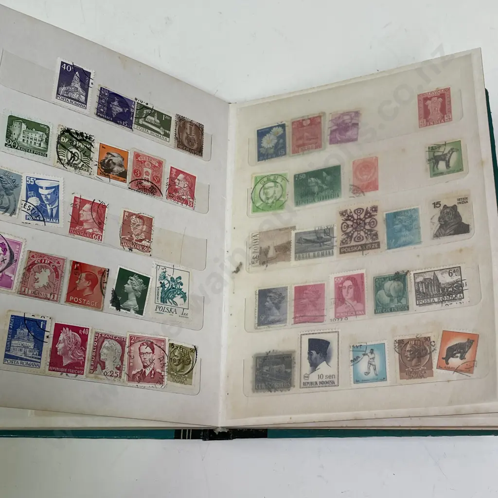 Vintage Stamp Album with assorted stamps Image 1++