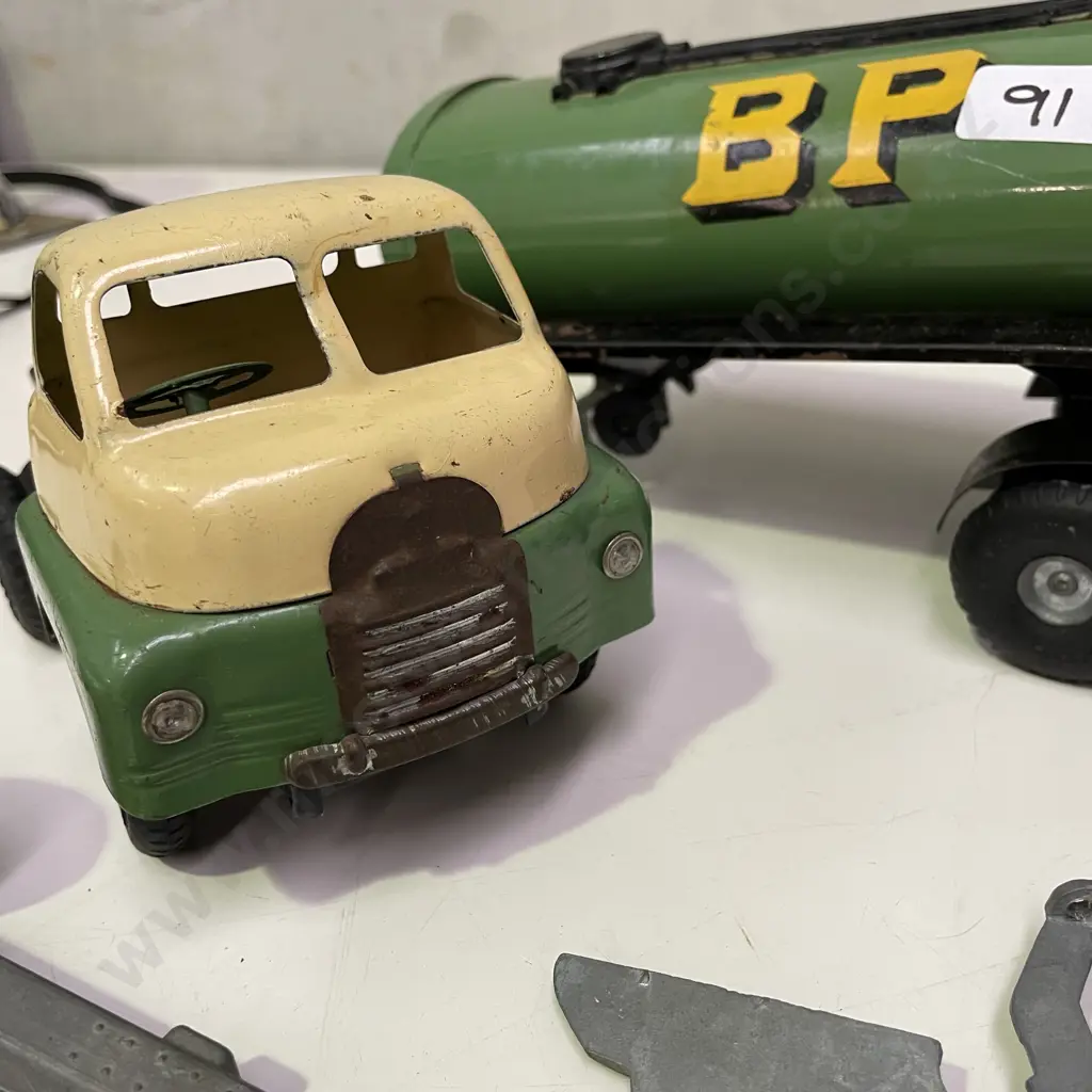 Vintage Tri-Ang BP Tanker Truck with English Made Artillery Canon Image 1++