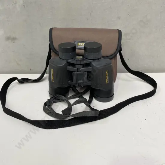 Bushnell Binoculars. In Soft Case. B 28310